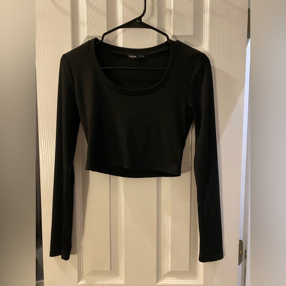 shein long sleeve crop top!
